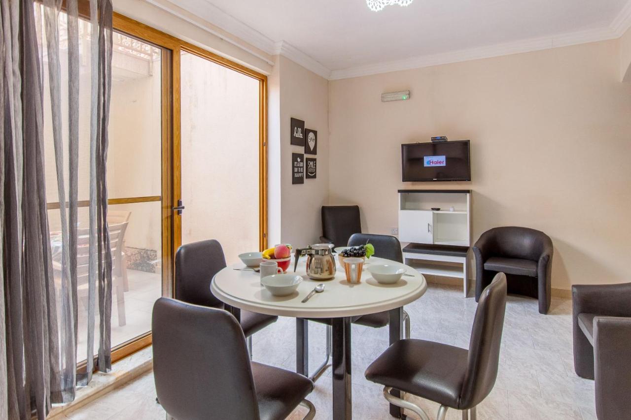 Pool & Sea Merill Apartments Mellieha Luaran gambar