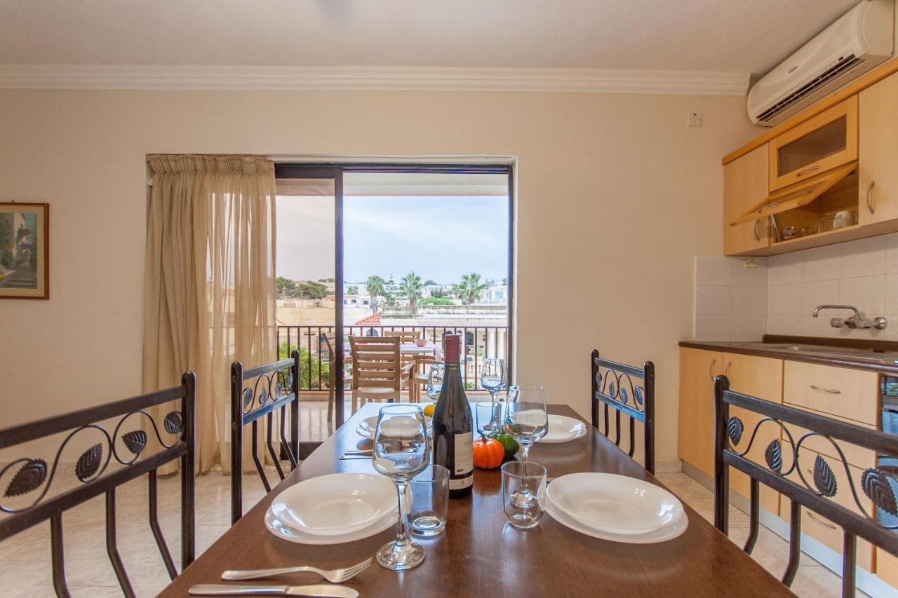 Pool & Sea Merill Apartments Mellieha Luaran gambar