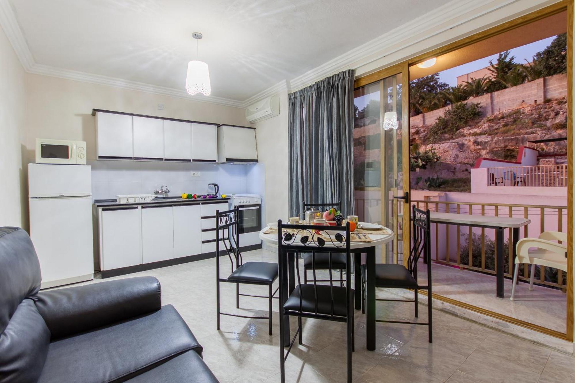 Pool & Sea Merill Apartments Mellieha Luaran gambar
