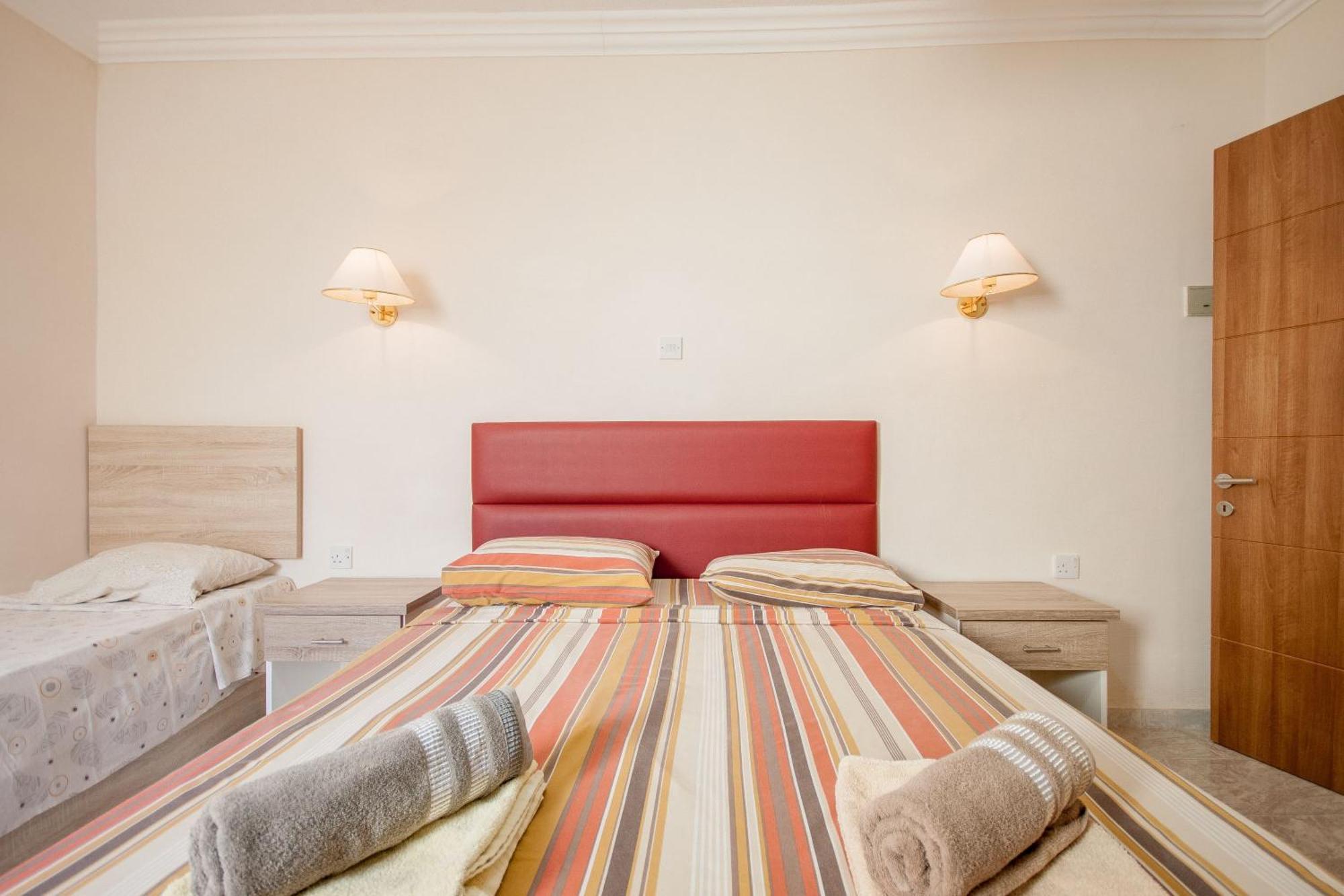 Pool & Sea Merill Apartments Mellieha Bilik gambar