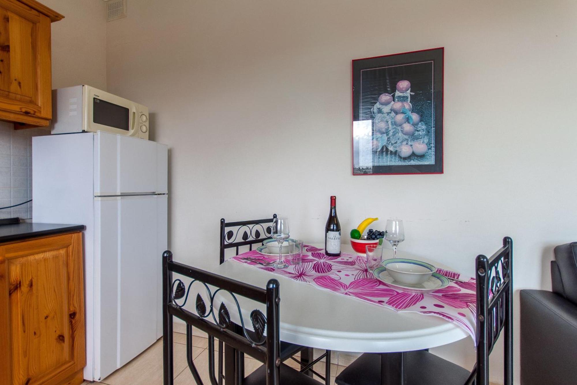 Pool & Sea Merill Apartments Mellieha Bilik gambar