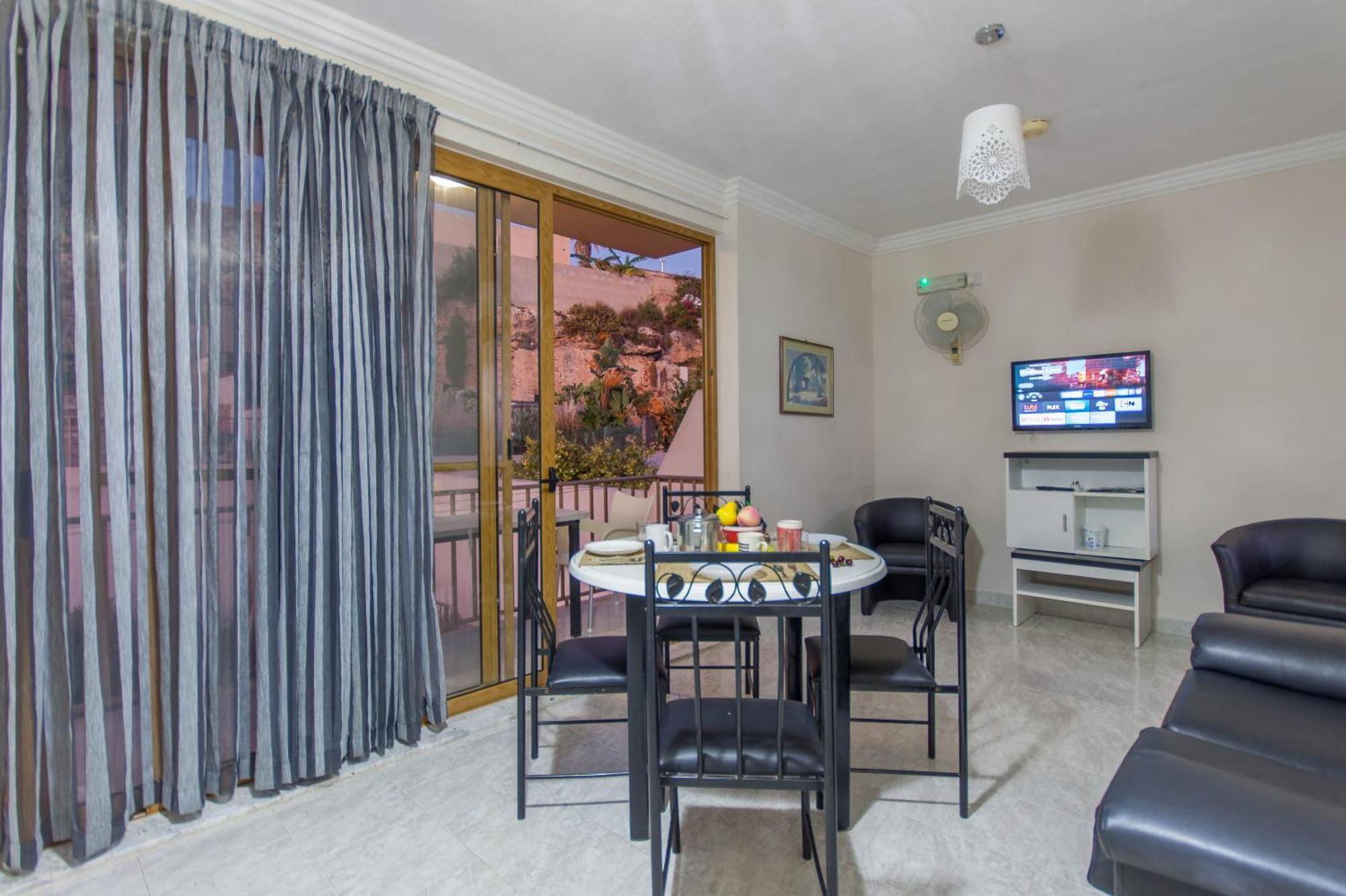 Pool & Sea Merill Apartments Mellieha Bilik gambar